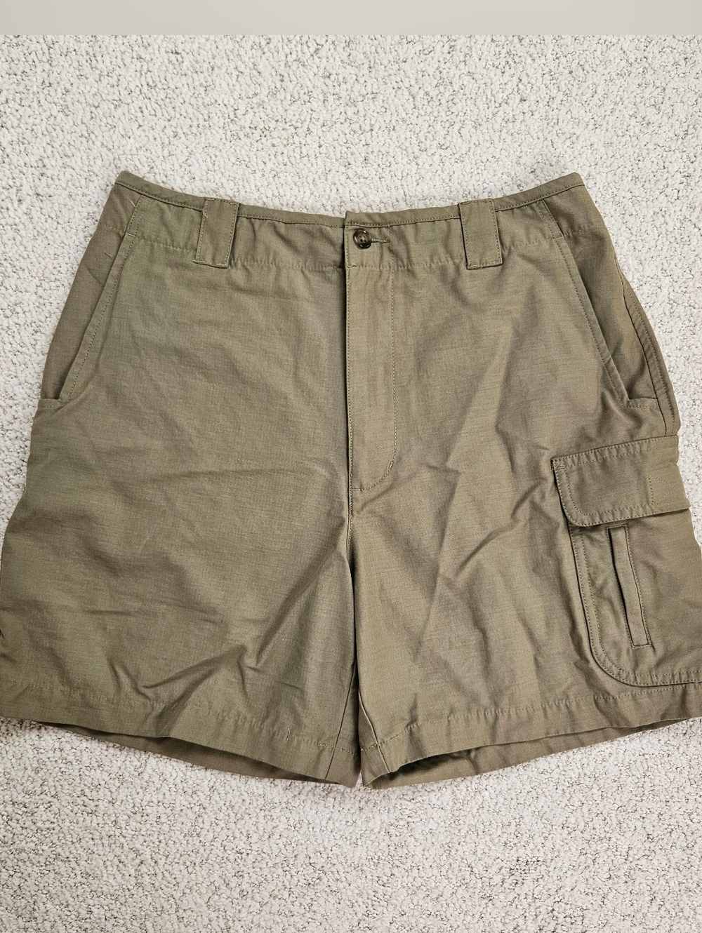 LL Bean Outdoor Shorts Green Womens 8 Cotton Nylon Cargo Pockets Flaw Hiking